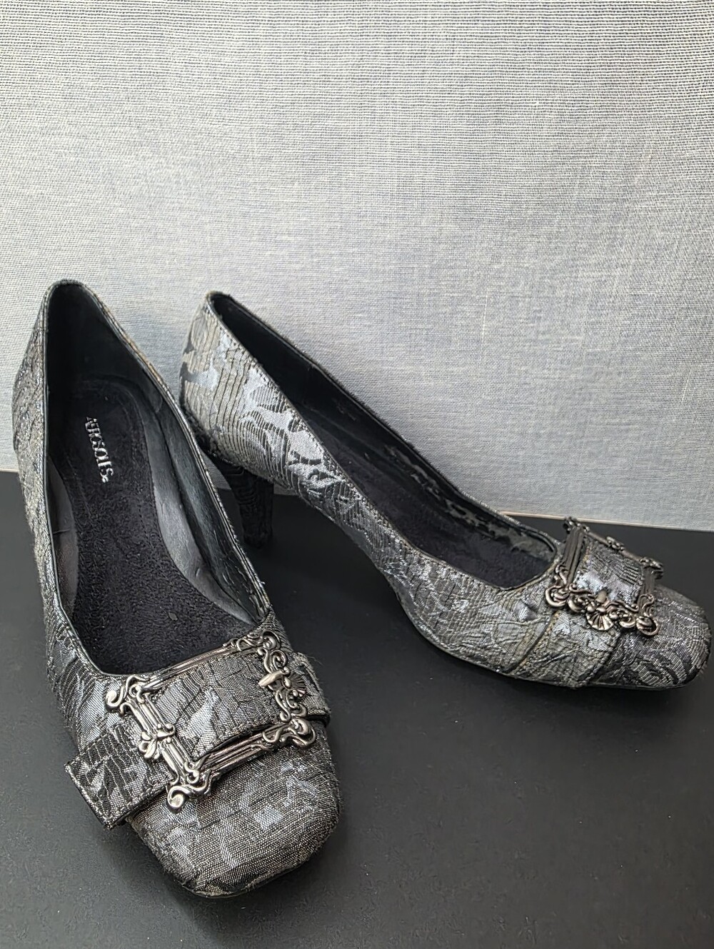 Metallic Gray Burnt Floral Patterned Kitten Heels with Decorative Metalic Buckle